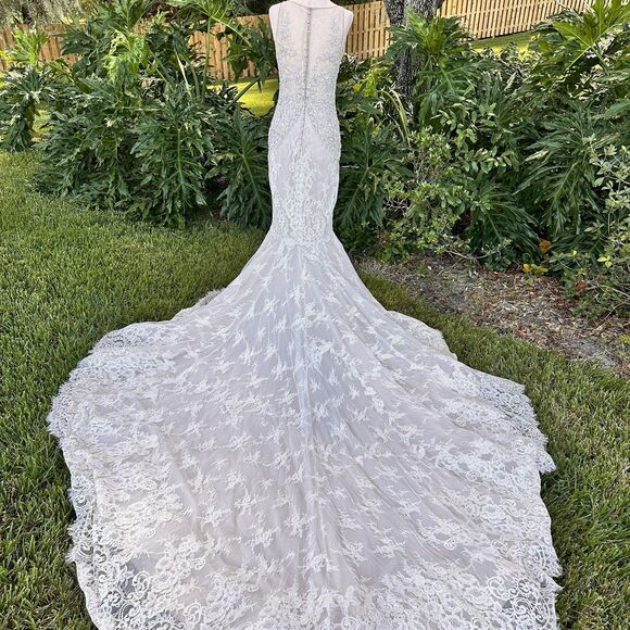 Isabelle Armstrong Joey Trumpet Wedding Gown size 4?  Beading Lace Deep V - Picture 9 of 16
